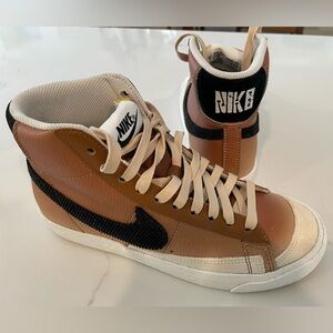 Nike Women Mid Blazer 77 Mushroom Sz 7